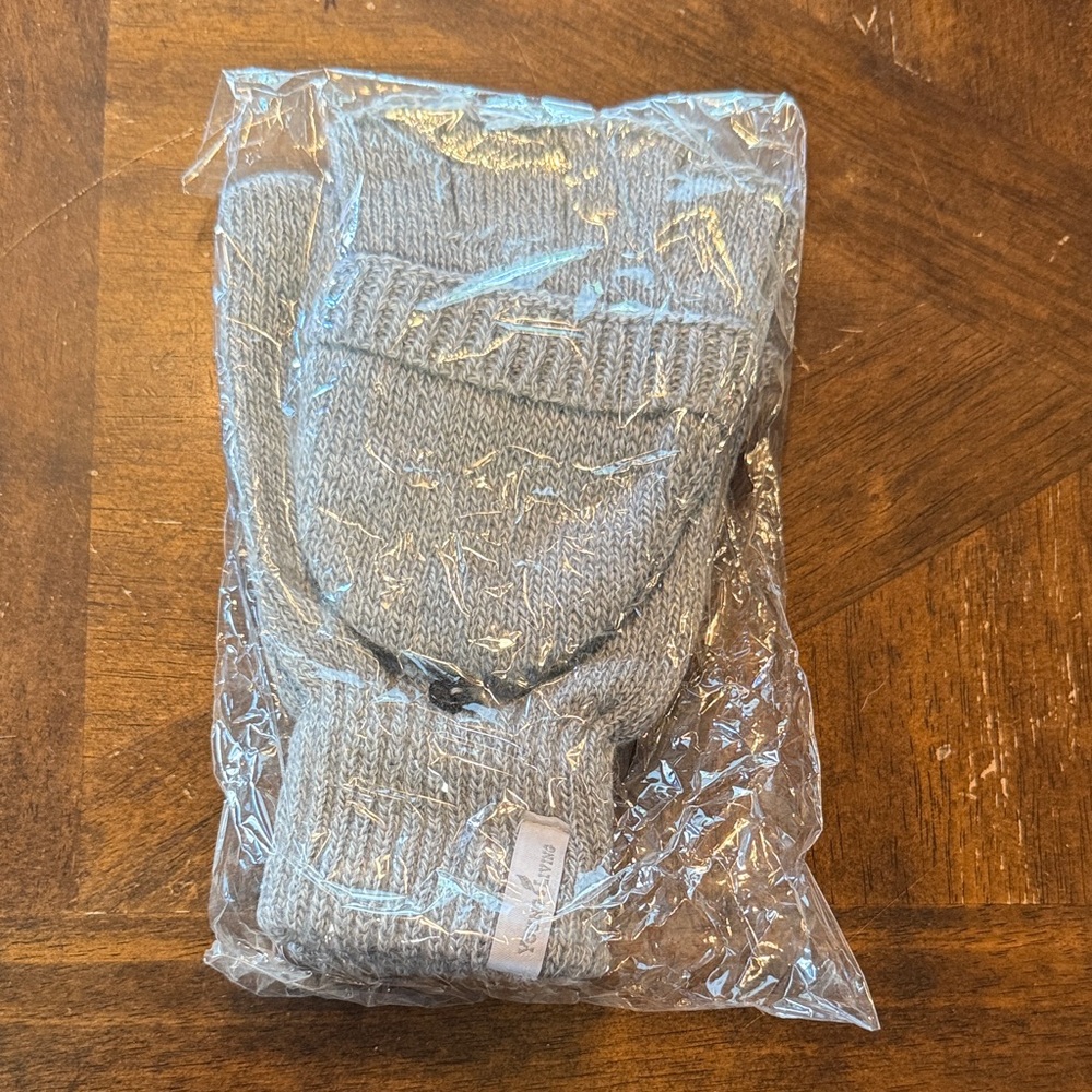 Gray Knit Mittens brand new